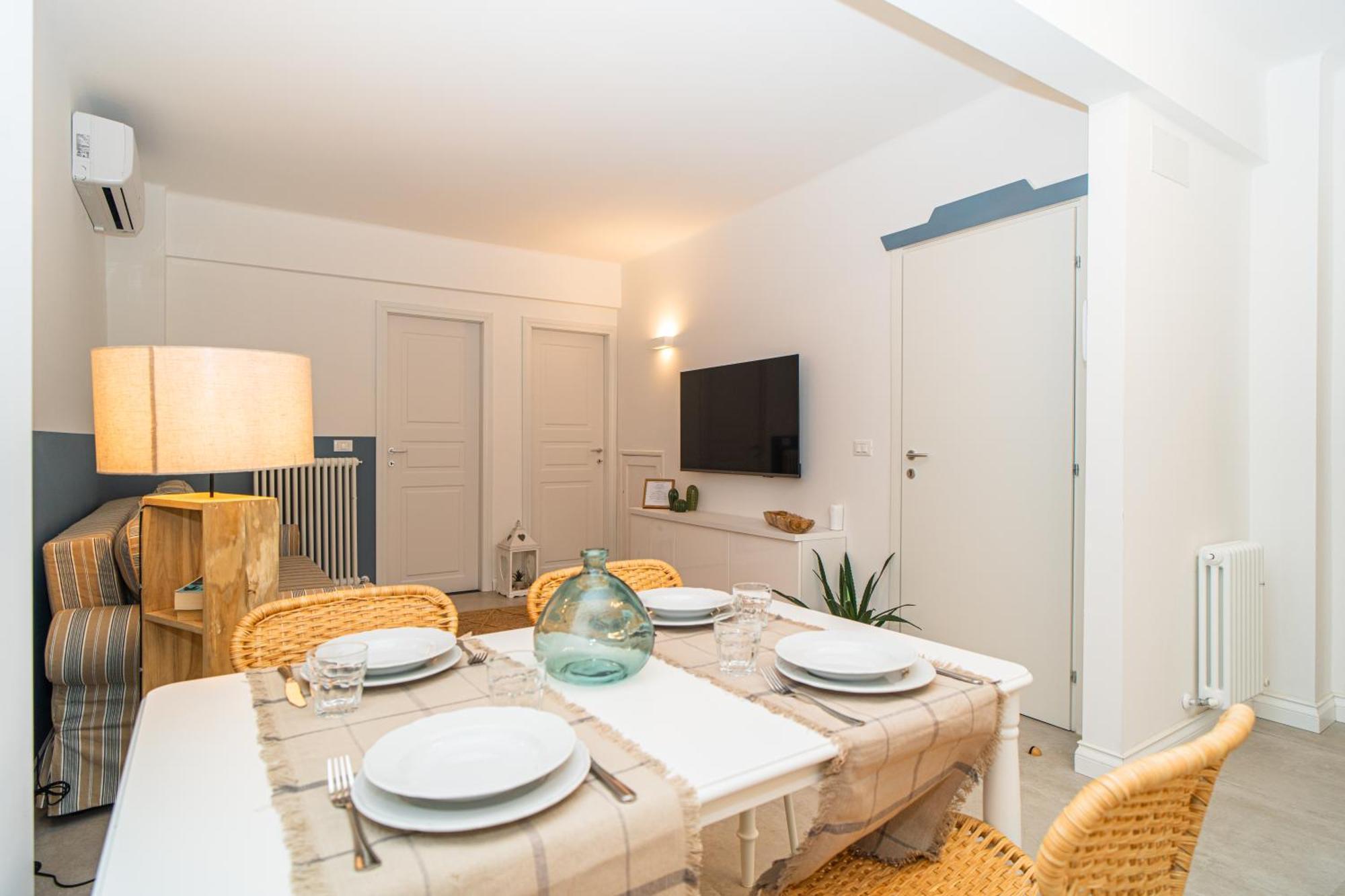 H H Moneglia Il Vicolo Apartment Luaran gambar