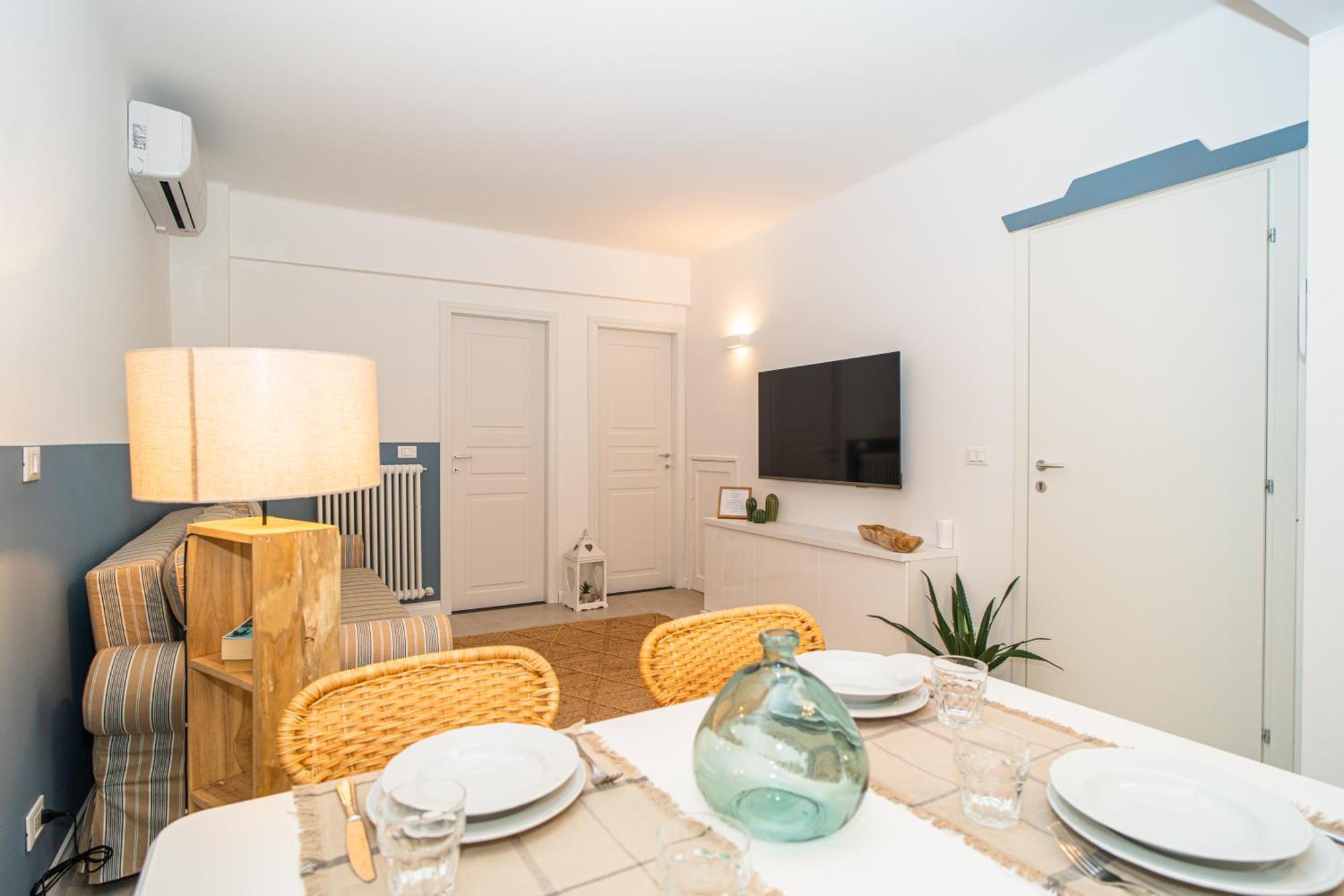 H H Moneglia Il Vicolo Apartment Luaran gambar