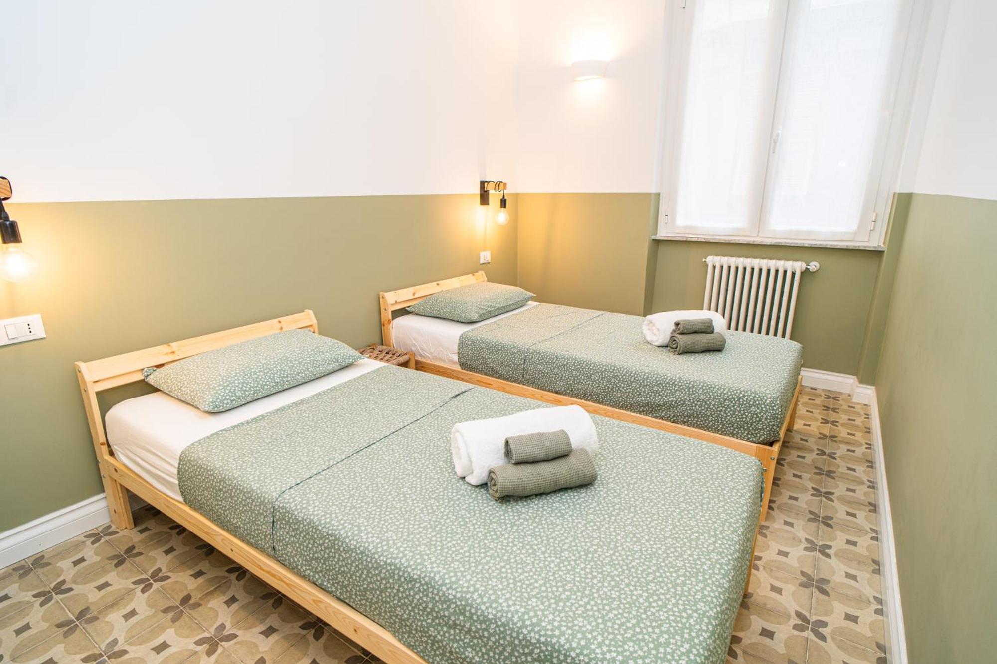 H H Moneglia Il Vicolo Apartment Luaran gambar